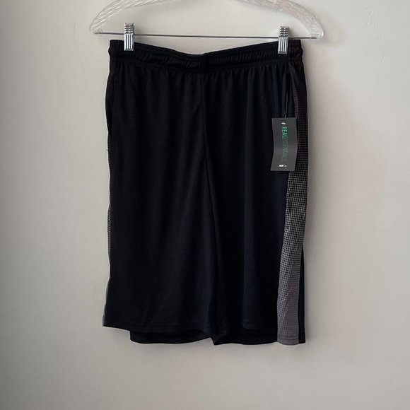 Real Essential Shorts - Picture 3 of 6